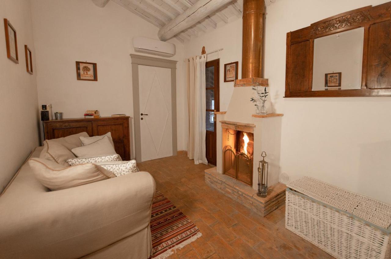 Agriturismo Borgo Di Campagna Il Tesoro Torre Alfina Екстер'єр фото